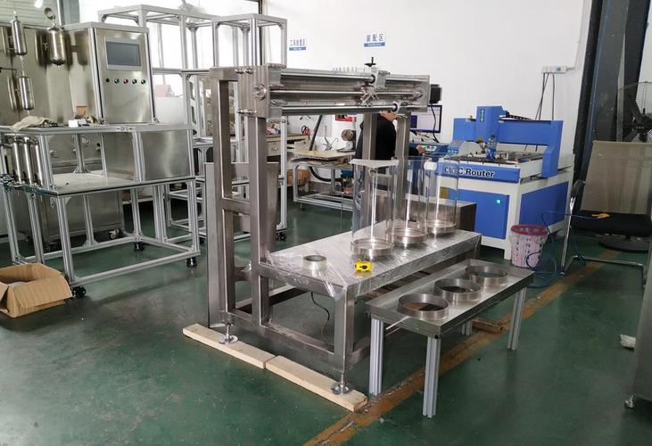我们主要自主研发设计的产品包括:化工实验反应釜全系列,加热设备系列